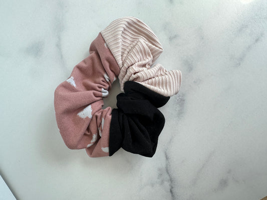 Mauve with brushstrokes colorblock scrunchie