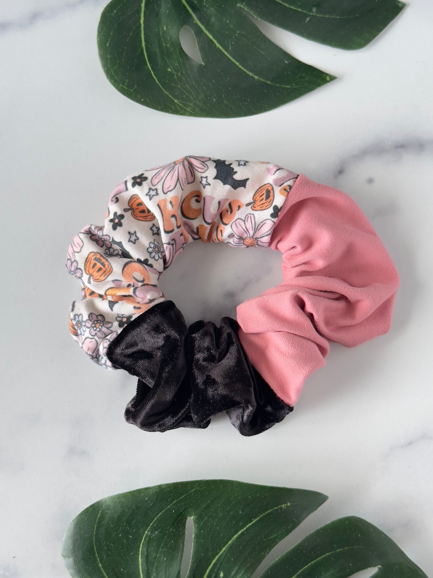 HP colorblock scrunchie